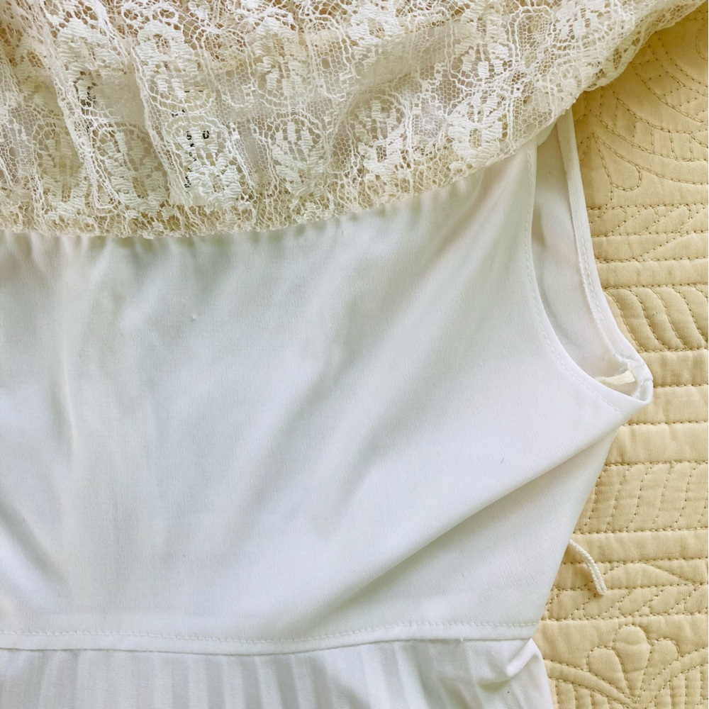 Vintage Pleated Lace Maxi Gown Dress White Cream Empire Waist Cape (Size XS/S) - Picture 9 of 16